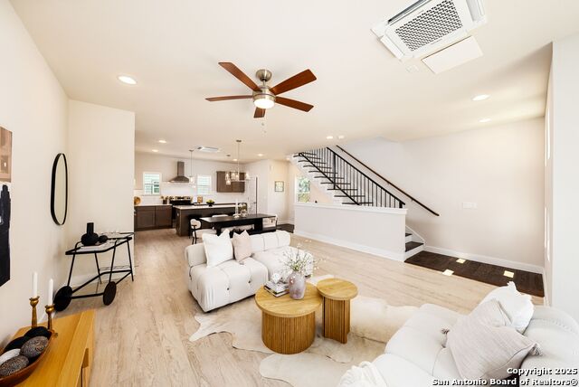 Image 14 of 28 For 419 Ira Avenue  1102