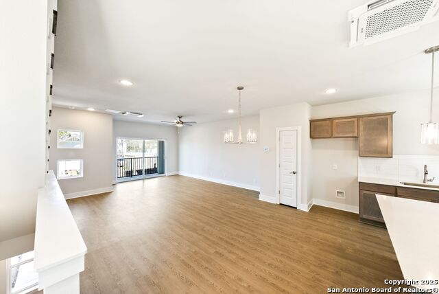 Image 12 of 24 For 419 Ira Avenue  2101