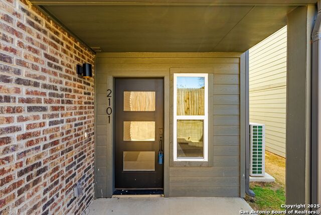 Image 2 of 24 For 419 Ira Avenue  2101