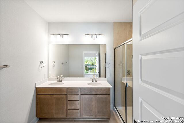 Image 22 of 24 For 419 Ira Avenue  2101