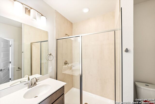 Image 23 of 24 For 419 Ira Avenue  2101