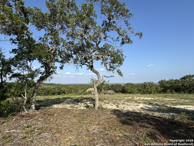 Listing photo id 2 for 694 County Road 2801 E