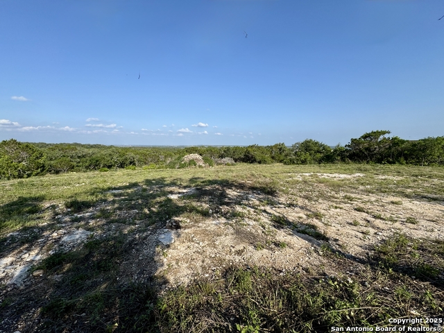 Listing photo id 7 for 694 County Road 2801 E