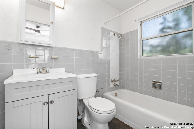 Image 19 of 25 For 231 Craigmont