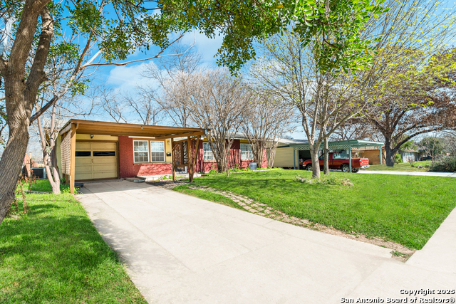 Image 3 of 25 For 231 Craigmont