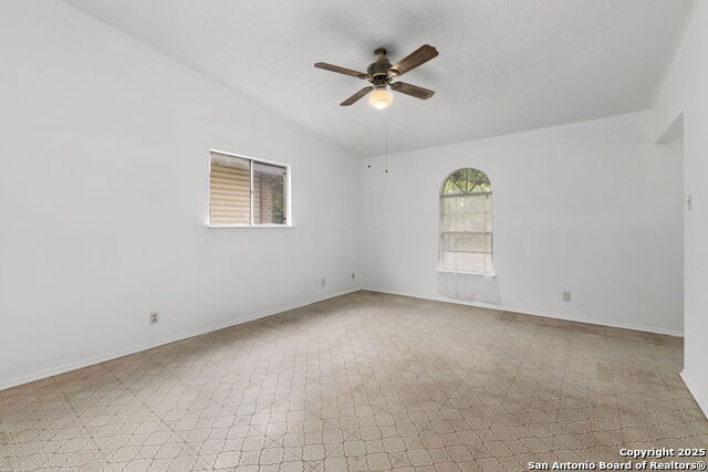 Image 18 of 24 For 609 Jamie Sue Dr