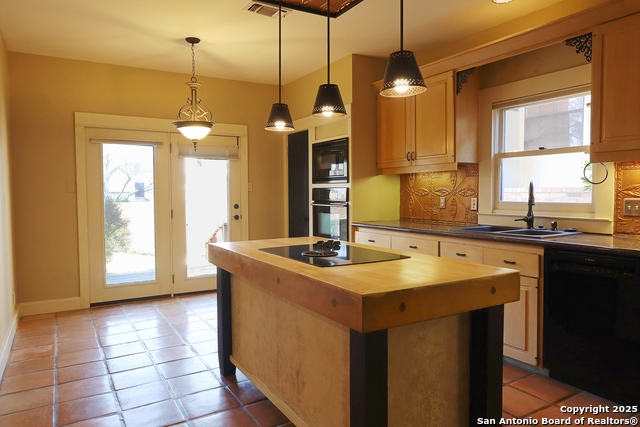 Image 19 of 43 For 14819 River Vista N