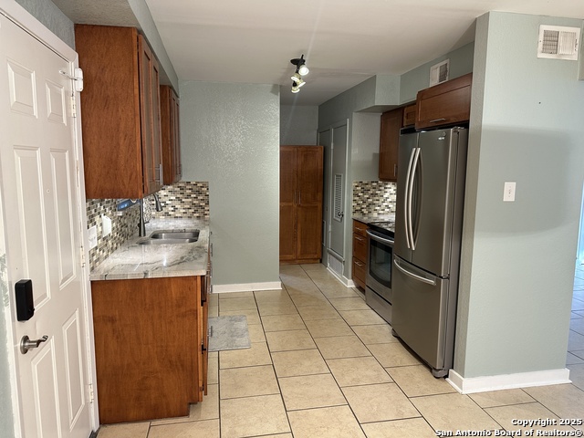 Image 4 of 24 For 105 Silver Sands Dr W 105a