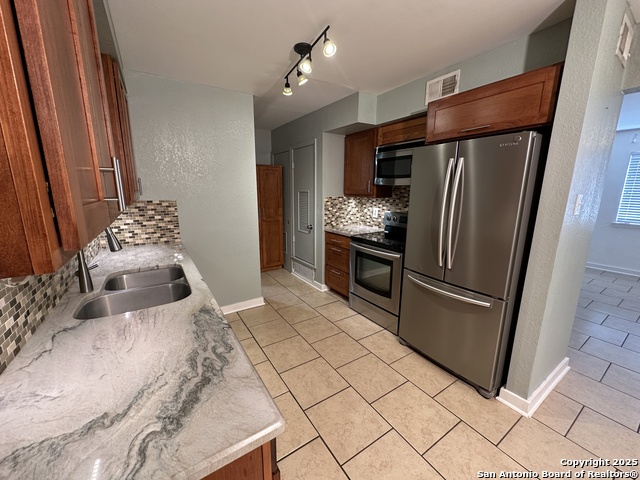 Image 5 of 24 For 105 Silver Sands Dr W 105a