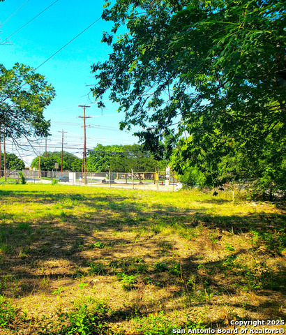 Listing photo id 1 for 4846 Houston E