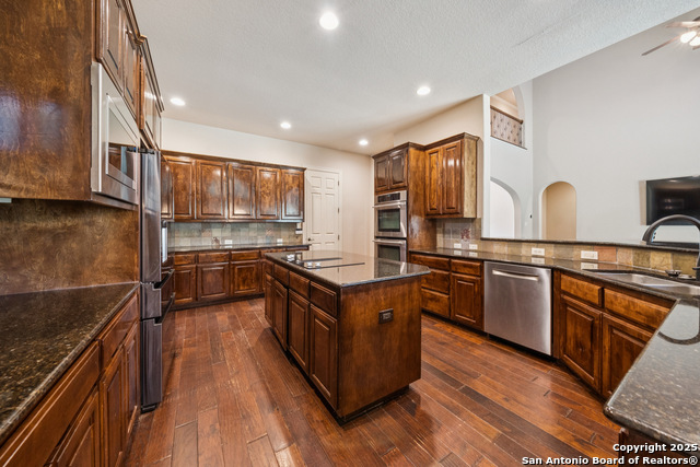 Image 9 of 51 For 1417 Dover Lane