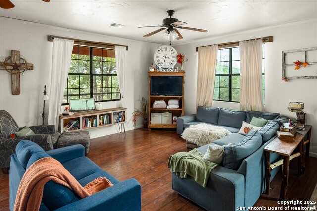 Listing photo id 9 for 1600 Alpine