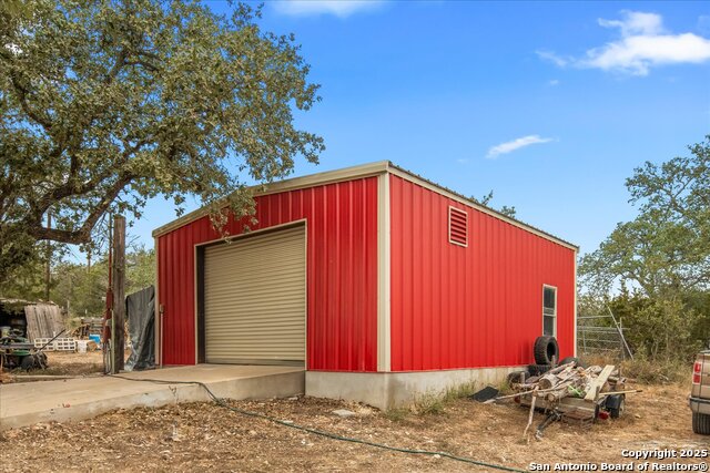 Listing photo id 2 for 1600 Alpine