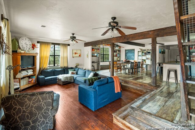 Listing photo id 7 for 1600 Alpine