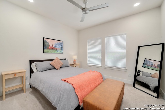 Listing photo id 22 for 715 Eleanor 101