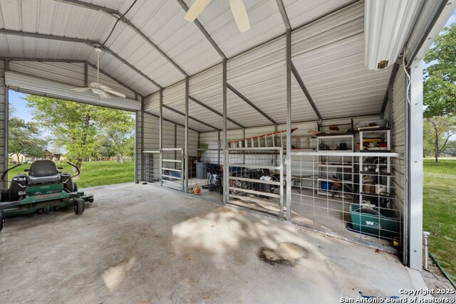 Listing photo id 63 for 7627 Fm 775