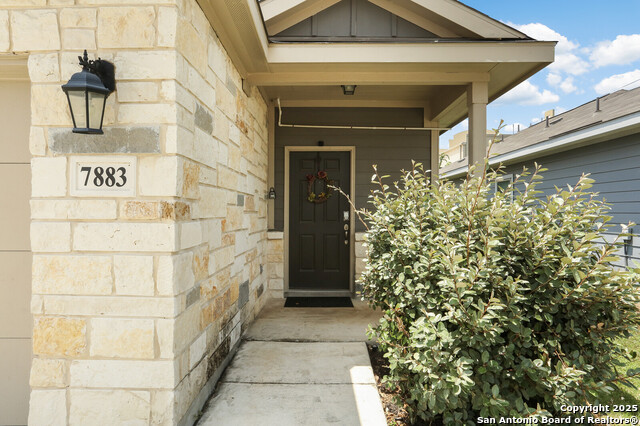 Listing photo id 1 for 7883 Abbey  