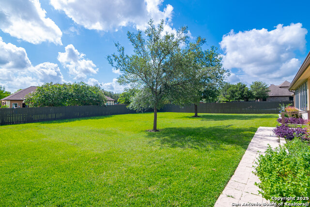 Image 10 of 51 For 647 Oak Creek