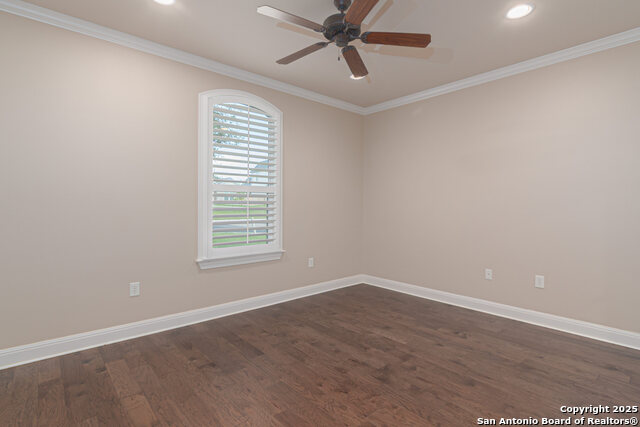 Image 30 of 51 For 647 Oak Creek