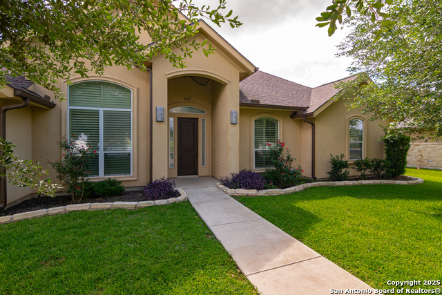Image 4 of 51 For 647 Oak Creek