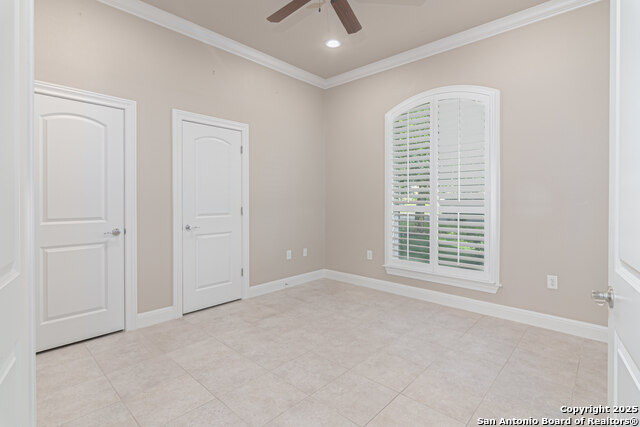 Image 41 of 51 For 647 Oak Creek