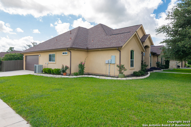 Image 5 of 51 For 647 Oak Creek