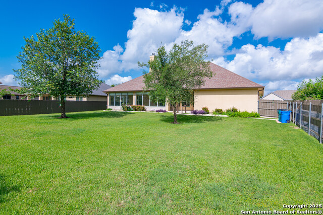 Image 8 of 51 For 647 Oak Creek