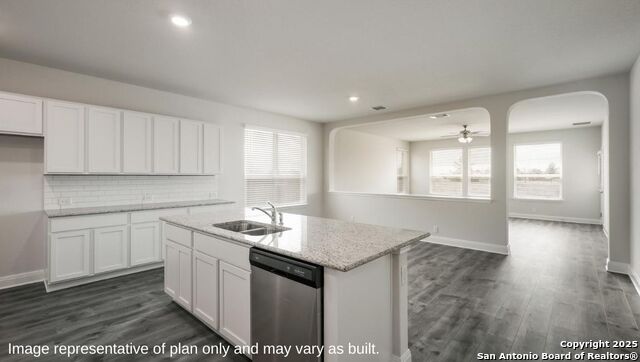 Image 8 of 40 For 21058 Millstream Bend