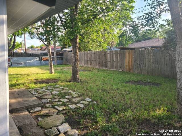Image 2 of 15 For 4403 Hickory Hill