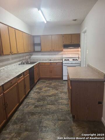 Image 3 of 15 For 4403 Hickory Hill