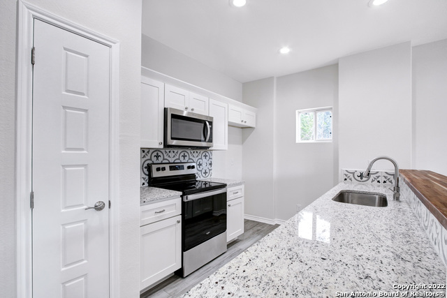 Image 12 of 29 For 2514 Contour Dr