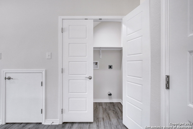 Image 16 of 29 For 2514 Contour Dr