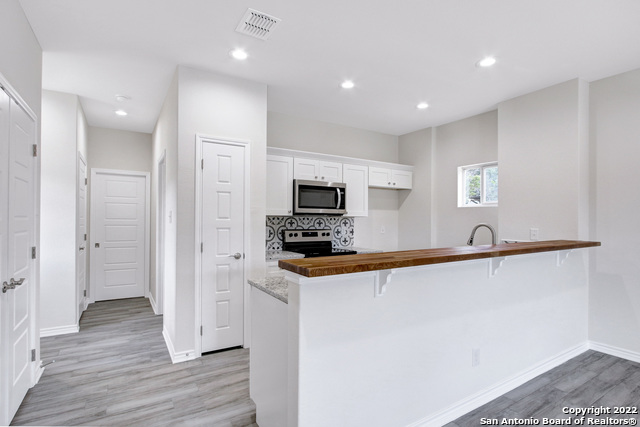 Image 9 of 29 For 2514 Contour Dr