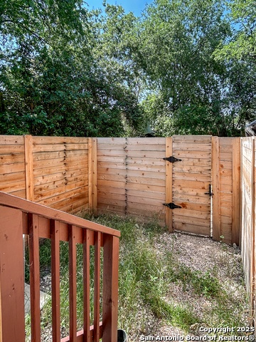 Listing photo id 9 for 438 Gulf