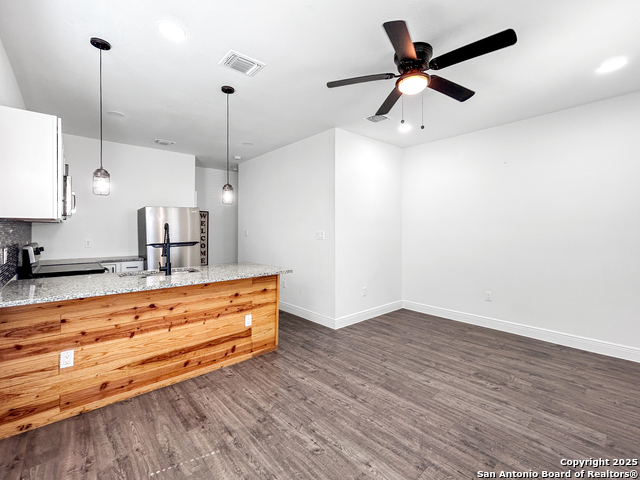 Listing photo id 1 for 438 Gulf