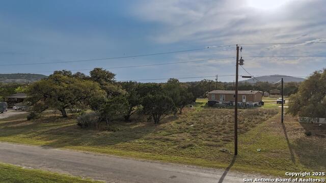 Listing photo id 0 for 125 Private Road 1517