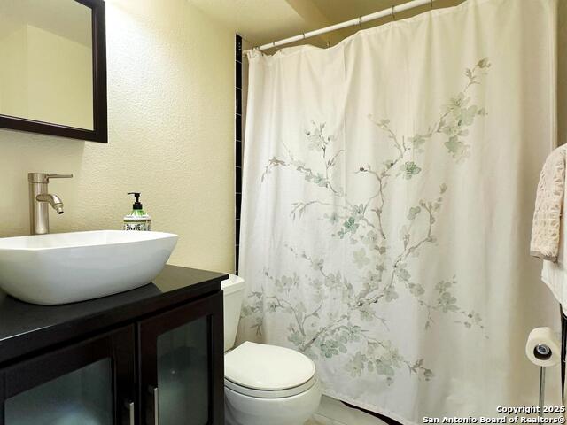 Image 10 of 37 For 7039 San Pedro Ave  601