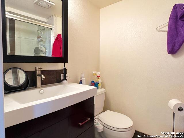 Image 14 of 37 For 7039 San Pedro Ave  601