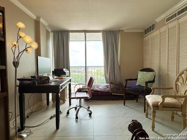 Image 8 of 37 For 7039 San Pedro Ave  601