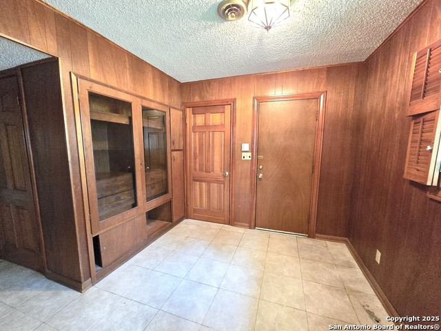 Image 21 of 35 For 44 Ridge Dr  