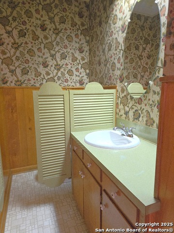 Image 22 of 35 For 44 Ridge Dr  