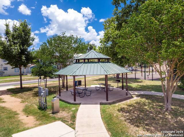 Image 40 of 41 For 608 Park S 