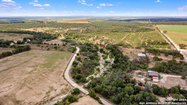 Listing photo id 8 for 613 County Road 441