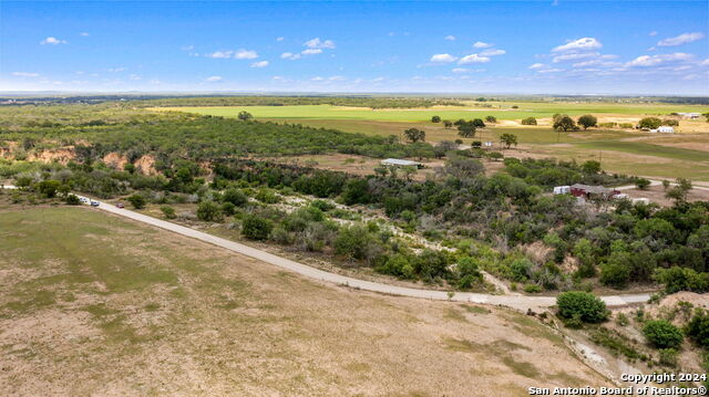 Listing photo id 6 for 613 County Road 441