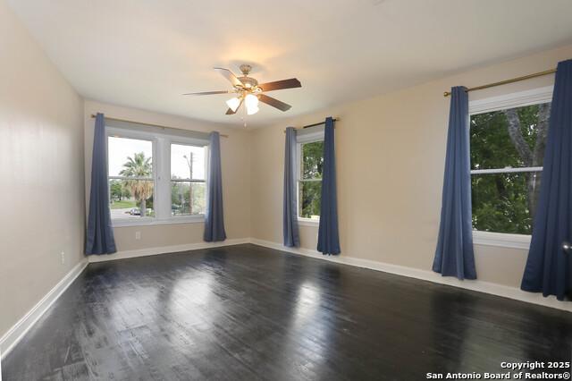 Image 10 of 46 For 1002 Kampmann Blvd.