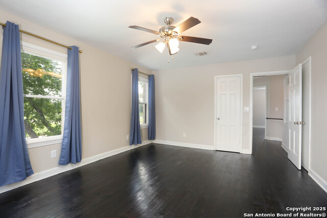 Image 11 of 46 For 1002 Kampmann Blvd.