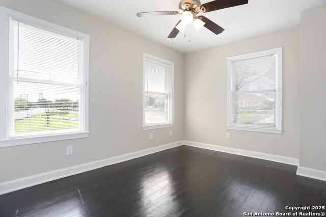 Image 17 of 46 For 1002 Kampmann Blvd.
