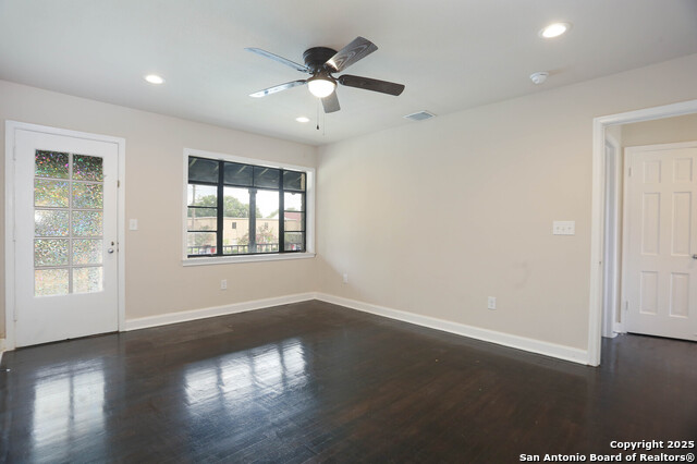 Image 26 of 46 For 1002 Kampmann Blvd.