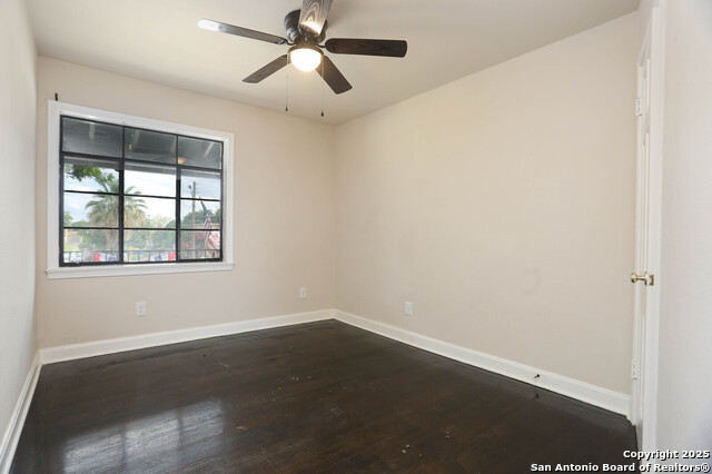 Image 28 of 46 For 1002 Kampmann Blvd.