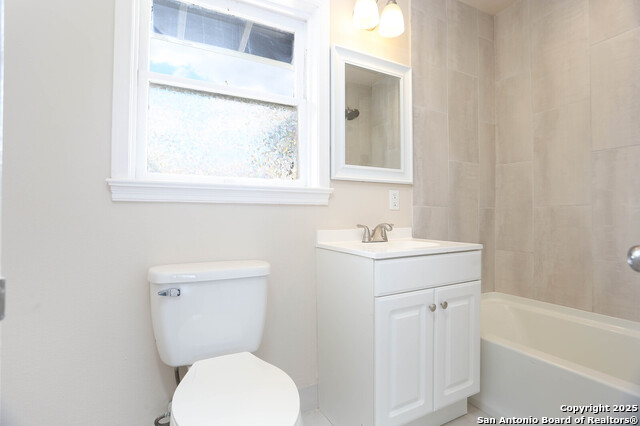 Image 29 of 46 For 1002 Kampmann Blvd.